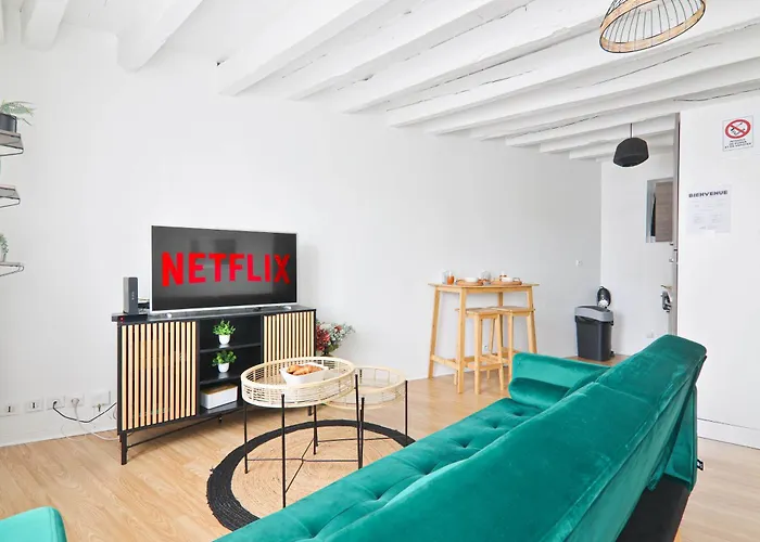 Studio Chaleureux A Etampes, France