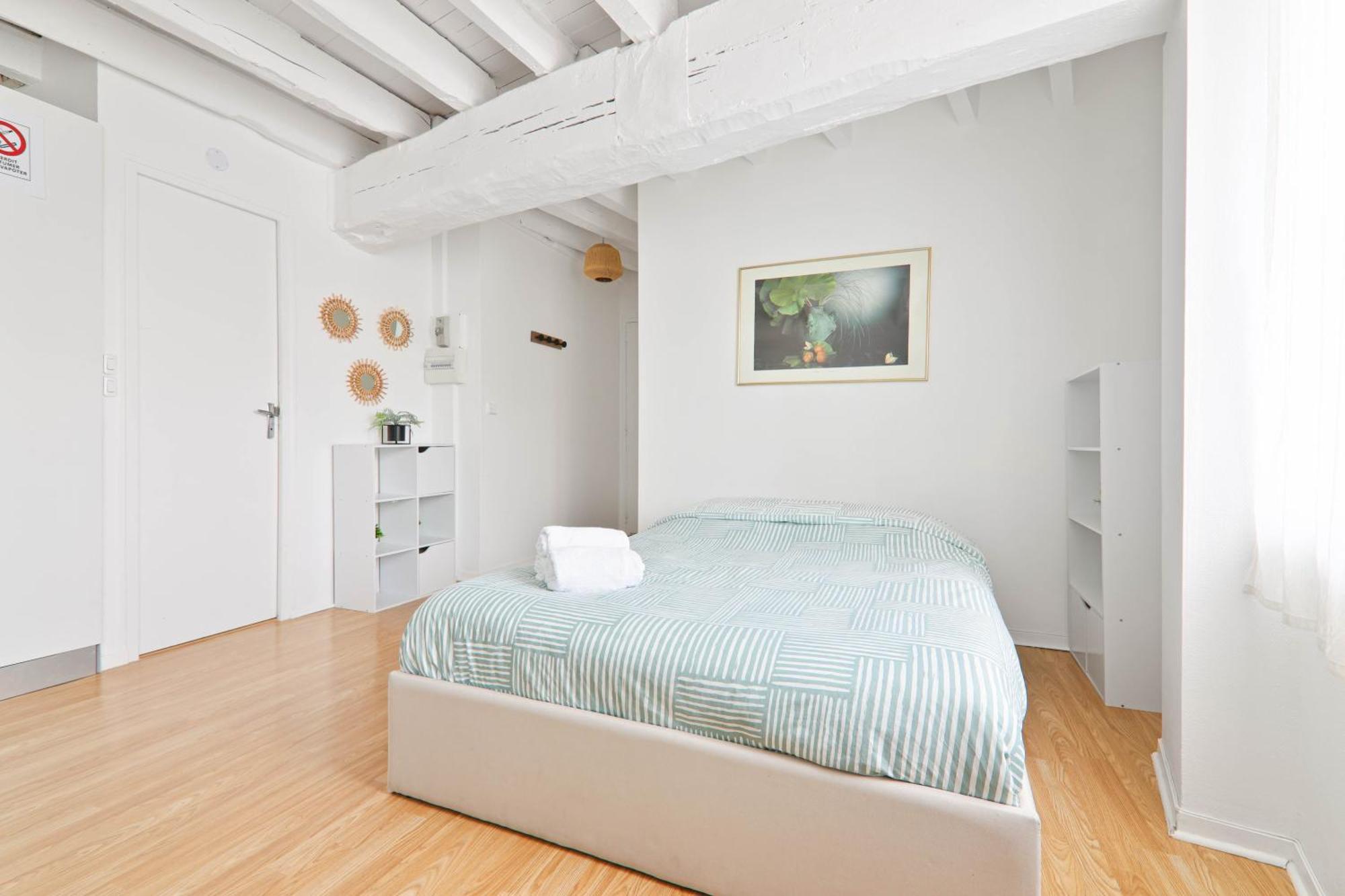 Chaleureux A Etampes, France Apartment