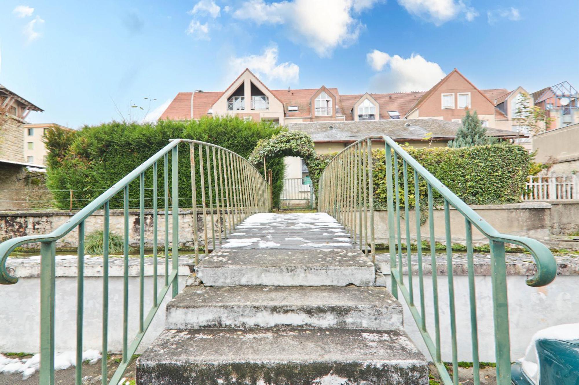 Chaleureux A Etampes, France Apartment *